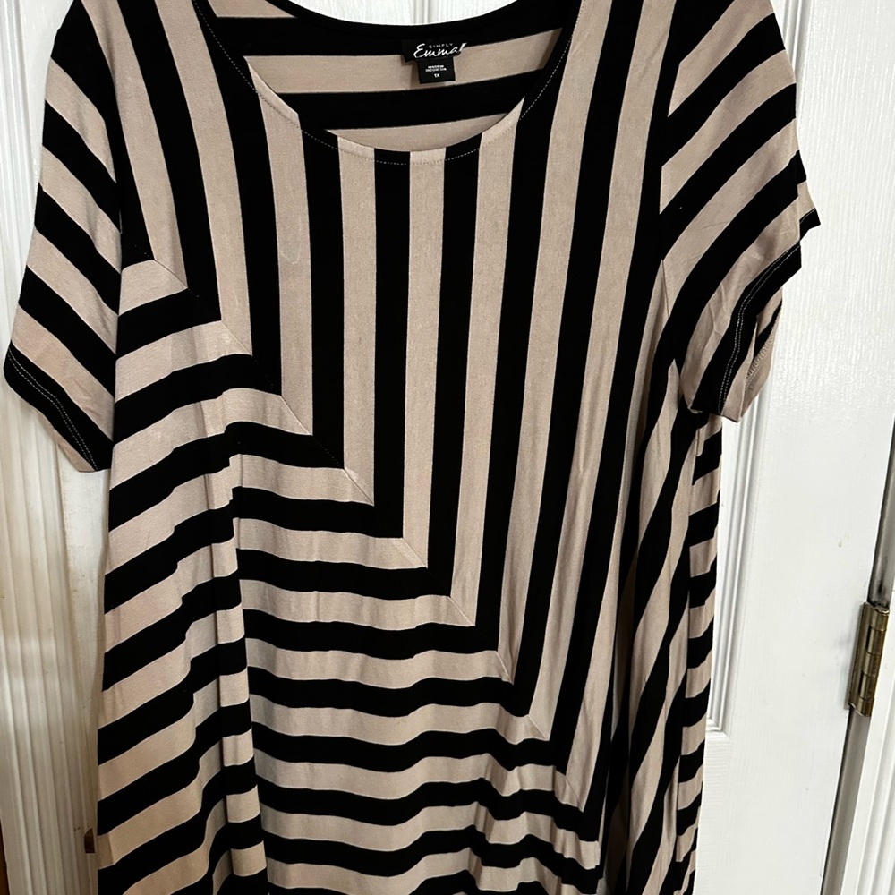 Simply Emma Black and Beige Striped Short-Sleeve Tee